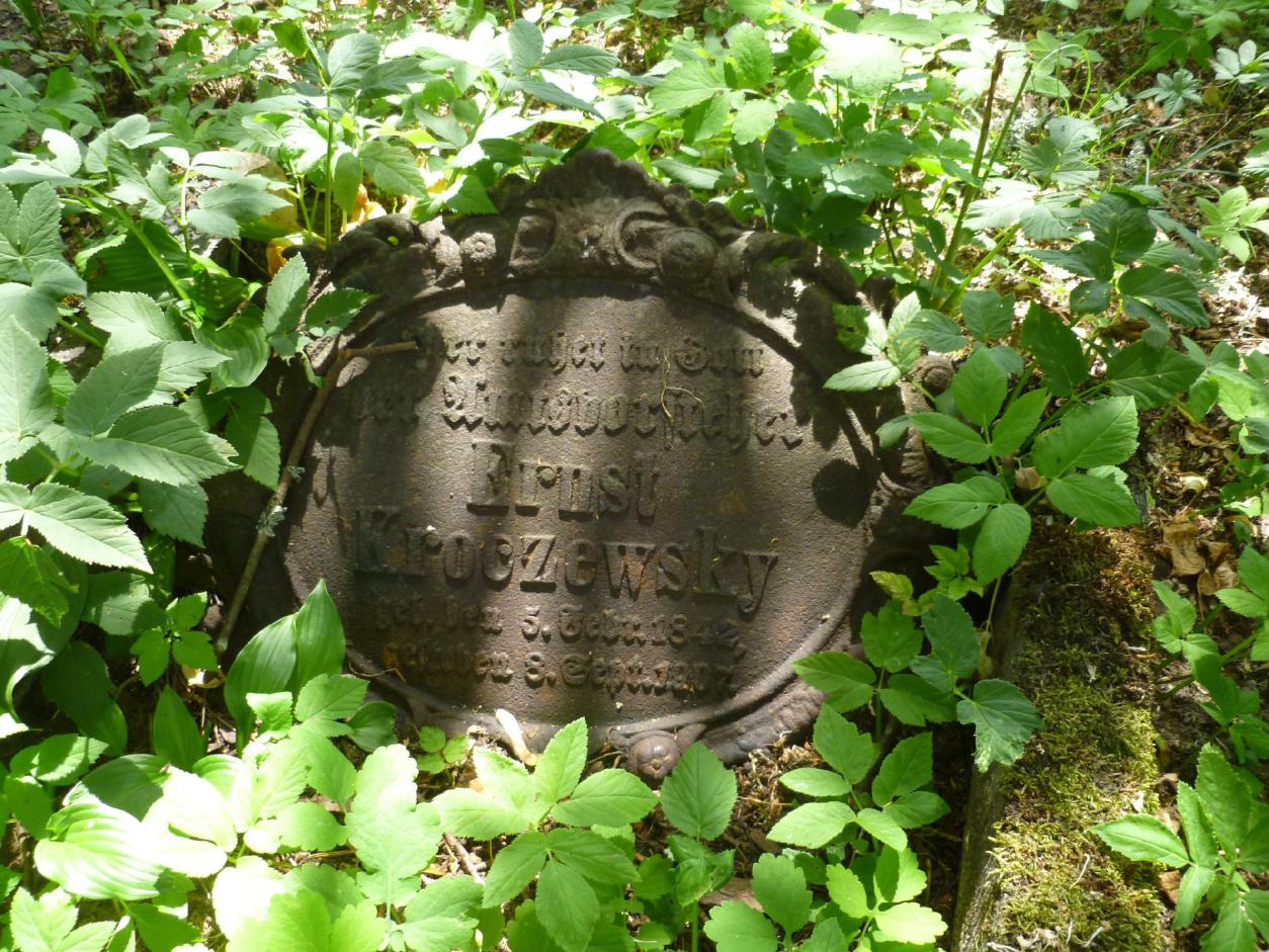 Grabplatte auf einem Friedhof in Klein Jerutten, Johannisburg
