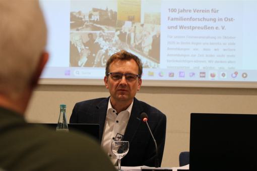 Versammlungsleiter Dr. Bernd Hoefer